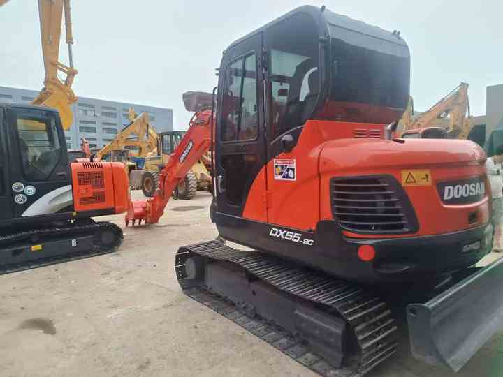 Used Mini Excavator DX55-9C Doosan Excavator 5 Tonnes High Performance Low Price for Sale Dh55 Dh60 Dx55 Dx60 in Stock - Minigraafmachine: afbeelding 5 Used Mini Excavator DX55-9C Doosan Excavator 5 Tonnes High Performance Low Price for Sale Dh55 Dh60 Dx55 Dx60 in Stock - Minigraafmachine: afbeelding 5