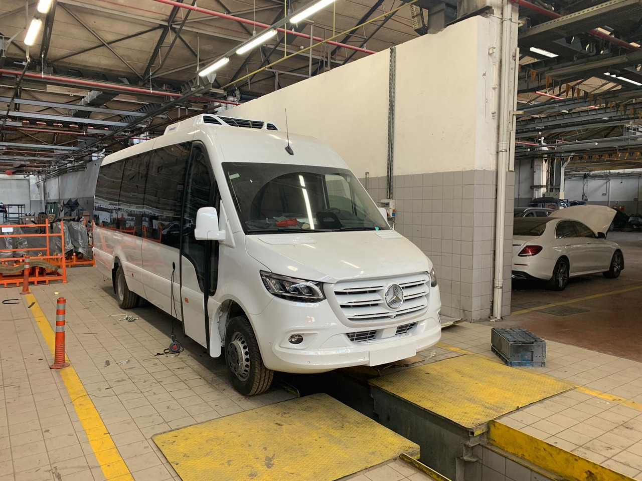 MERCEDES-BENZ SPRINTER 519 - Minibus, Personenvervoer: afbeelding 2 MERCEDES-BENZ SPRINTER 519 - Minibus, Personenvervoer: afbeelding 2