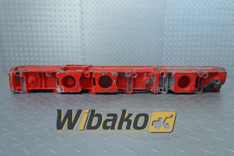 Intake manifold Deutz 04284720 - Inlaatspruitstuk voor Bouwmachine: afbeelding 1 Intake manifold Deutz 04284720 - Inlaatspruitstuk voor Bouwmachine: afbeelding 1