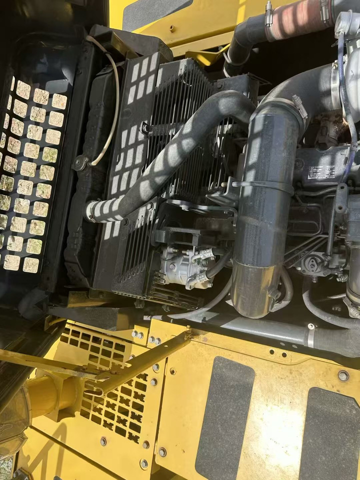 KOMATSU 350 - Rupsgraafmachine: afbeelding 3 KOMATSU 350 - Rupsgraafmachine: afbeelding 3