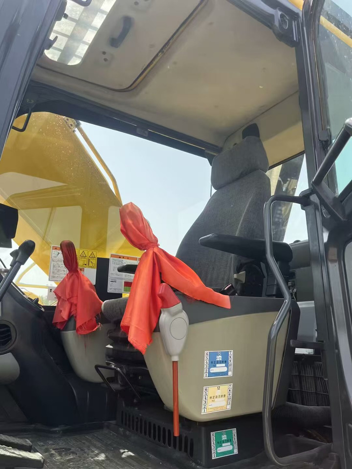 KOMATSU pc200 - Rupsgraafmachine: afbeelding 2 KOMATSU pc200 - Rupsgraafmachine: afbeelding 2