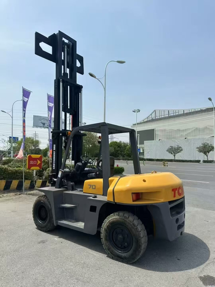 TCM FD70 - Verticale masthoogwerker: afbeelding 1 TCM FD70 - Verticale masthoogwerker: afbeelding 1