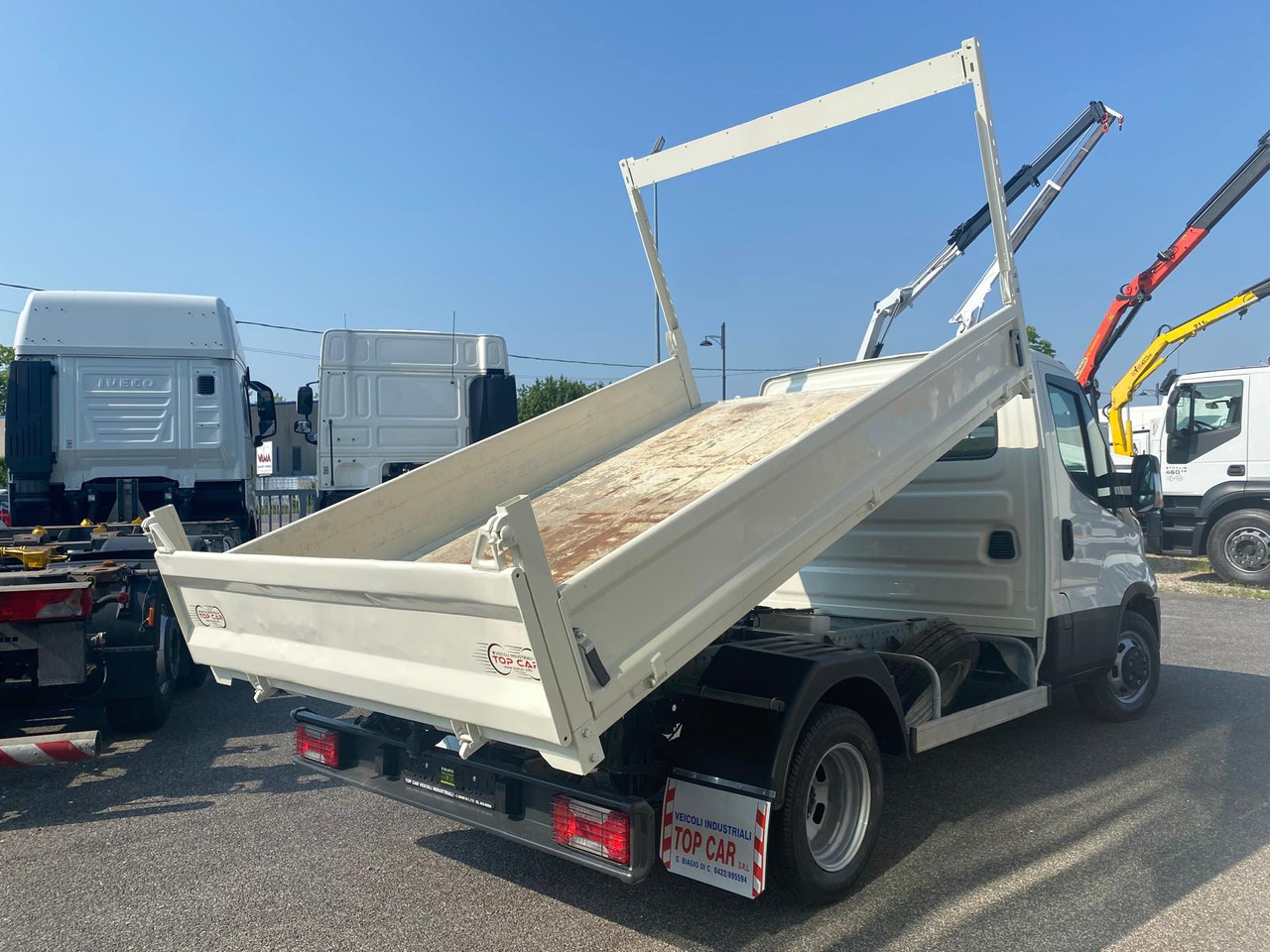 IVECO DAILY 35C12 - Kipper bestelwagen: afbeelding 4 IVECO DAILY 35C12 - Kipper bestelwagen: afbeelding 4