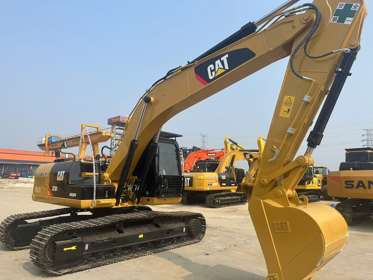 CATERPILLAR Used Digger CAT 323DL Construction Machinery Construction Digger Used CAT 323DL Cheap Excavator - Rupsgraafmachine: afbeelding 2 CATERPILLAR Used Digger CAT 323DL Construction Machinery Construction Digger Used CAT 323DL Cheap Excavator - Rupsgraafmachine: afbeelding 2