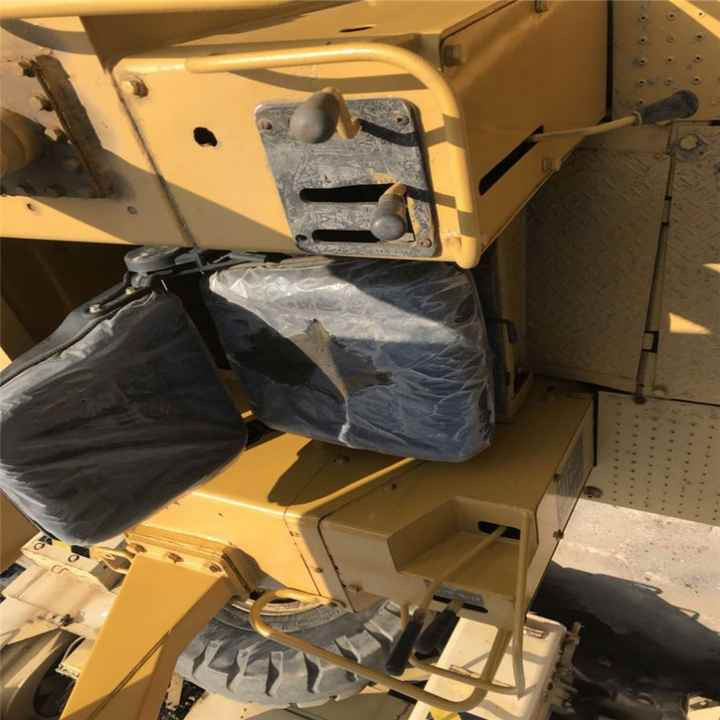 Open Cabin D4c Used Cat Bulldozer , Cat D4 D4h D4g D4m D4k D5m D5g D5h Mini Bulldozer , CAT Dozer - Bulldozer: afbeelding 4 Open Cabin D4c Used Cat Bulldozer , Cat D4 D4h D4g D4m D4k D5m D5g D5h Mini Bulldozer , CAT Dozer - Bulldozer: afbeelding 4