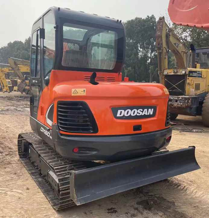 Second Hand Doosan Dx-60 Excavator for Sale - Rupsgraafmachine: afbeelding 2 Second Hand Doosan Dx-60 Excavator for Sale - Rupsgraafmachine: afbeelding 2
