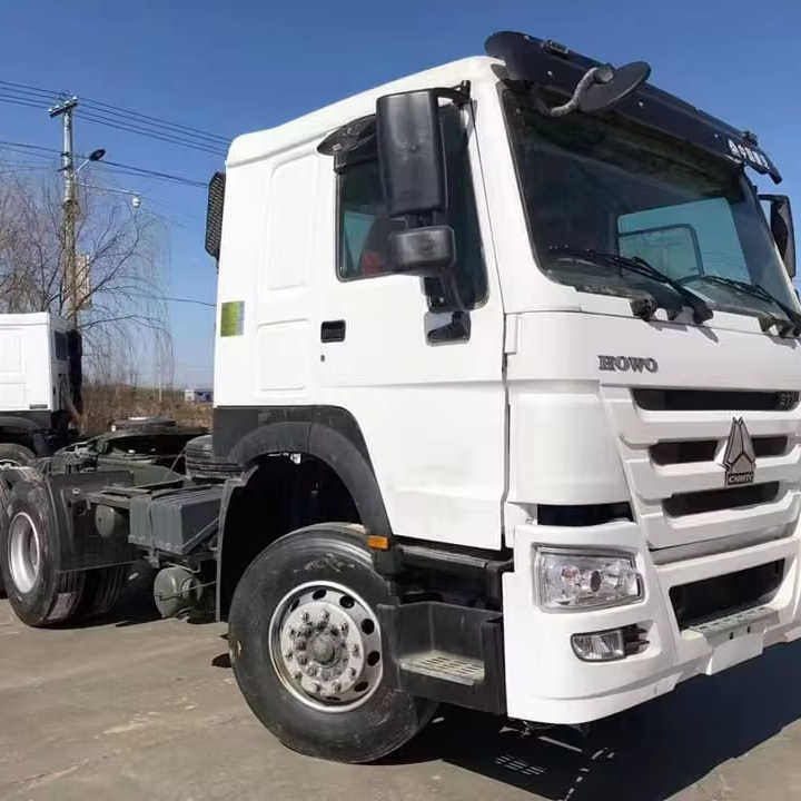Used HOWO Truck Head Semi-trailer Head Trailer Head - Trekker: afbeelding 1 Used HOWO Truck Head Semi-trailer Head Trailer Head - Trekker: afbeelding 1