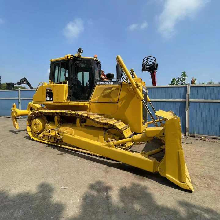 Used Komatsu Bulldozer D65 Strong Power Komatsu D65 Track Dozer for Sale - Bulldozer: afbeelding 4 Used Komatsu Bulldozer D65 Strong Power Komatsu D65 Track Dozer for Sale - Bulldozer: afbeelding 4