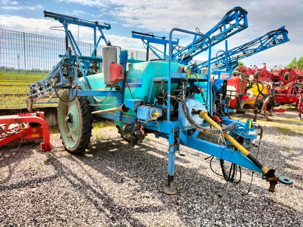 Berthoud ALBA V 2200 - Getrokken veldspuit: afbeelding 1 Berthoud ALBA V 2200 - Getrokken veldspuit: afbeelding 1