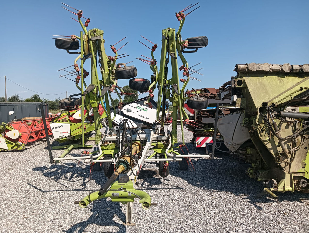 CLAAS VOLTO 900 T - Hooischudder: afbeelding 1 CLAAS VOLTO 900 T - Hooischudder: afbeelding 1