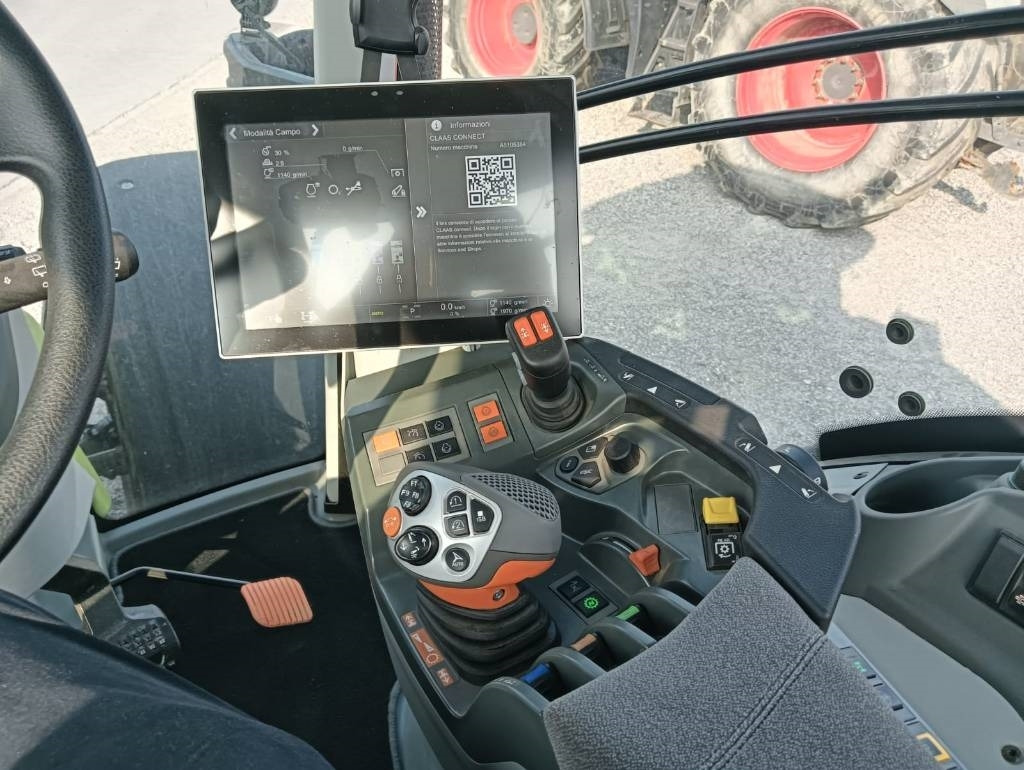 Claas Axion 870 Cmatic - Tractor: afbeelding 4 Claas Axion 870 Cmatic - Tractor: afbeelding 4