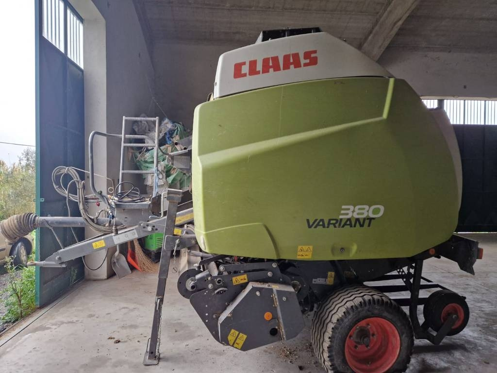 Claas VARIANT 380 PRO RF - Ronde balenpers: afbeelding 1 Claas VARIANT 380 PRO RF - Ronde balenpers: afbeelding 1