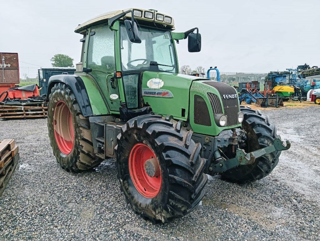 Fendt Farmer 411 Vario - Tractor: afbeelding 1 Fendt Farmer 411 Vario - Tractor: afbeelding 1
