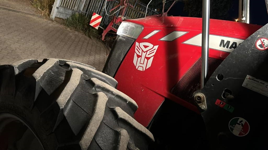 Massey Ferguson 5710 - Tractor: afbeelding 3 Massey Ferguson 5710 - Tractor: afbeelding 3