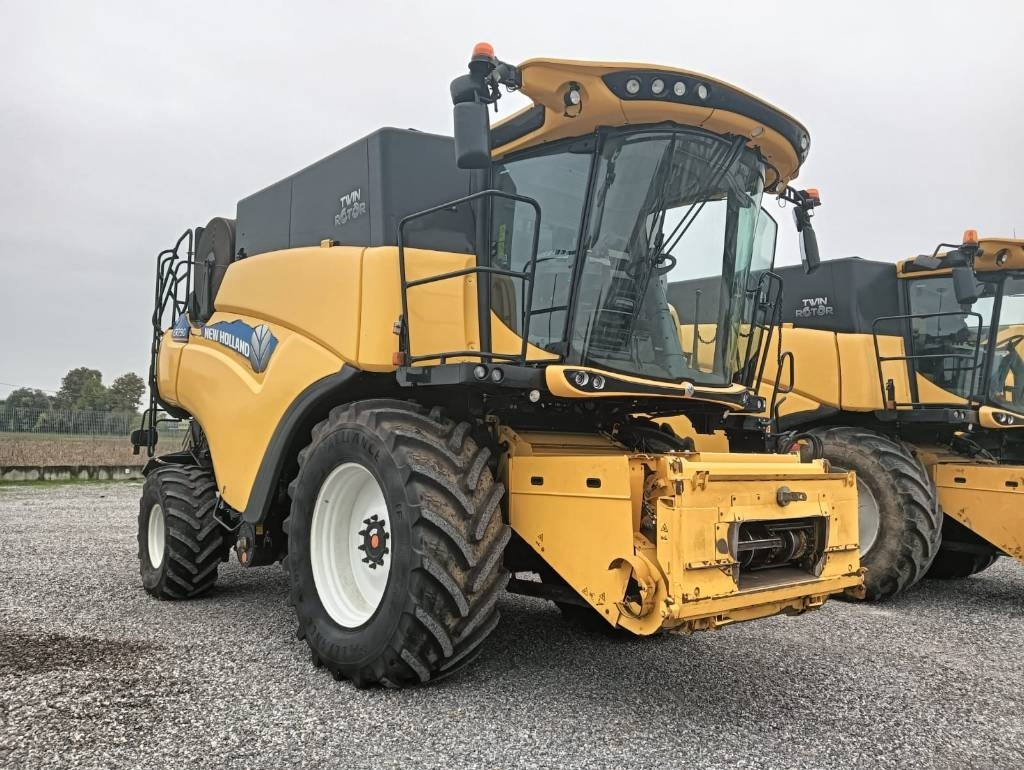 New Holland CR 7.90 - Maaidorser: afbeelding 1 New Holland CR 7.90 - Maaidorser: afbeelding 1