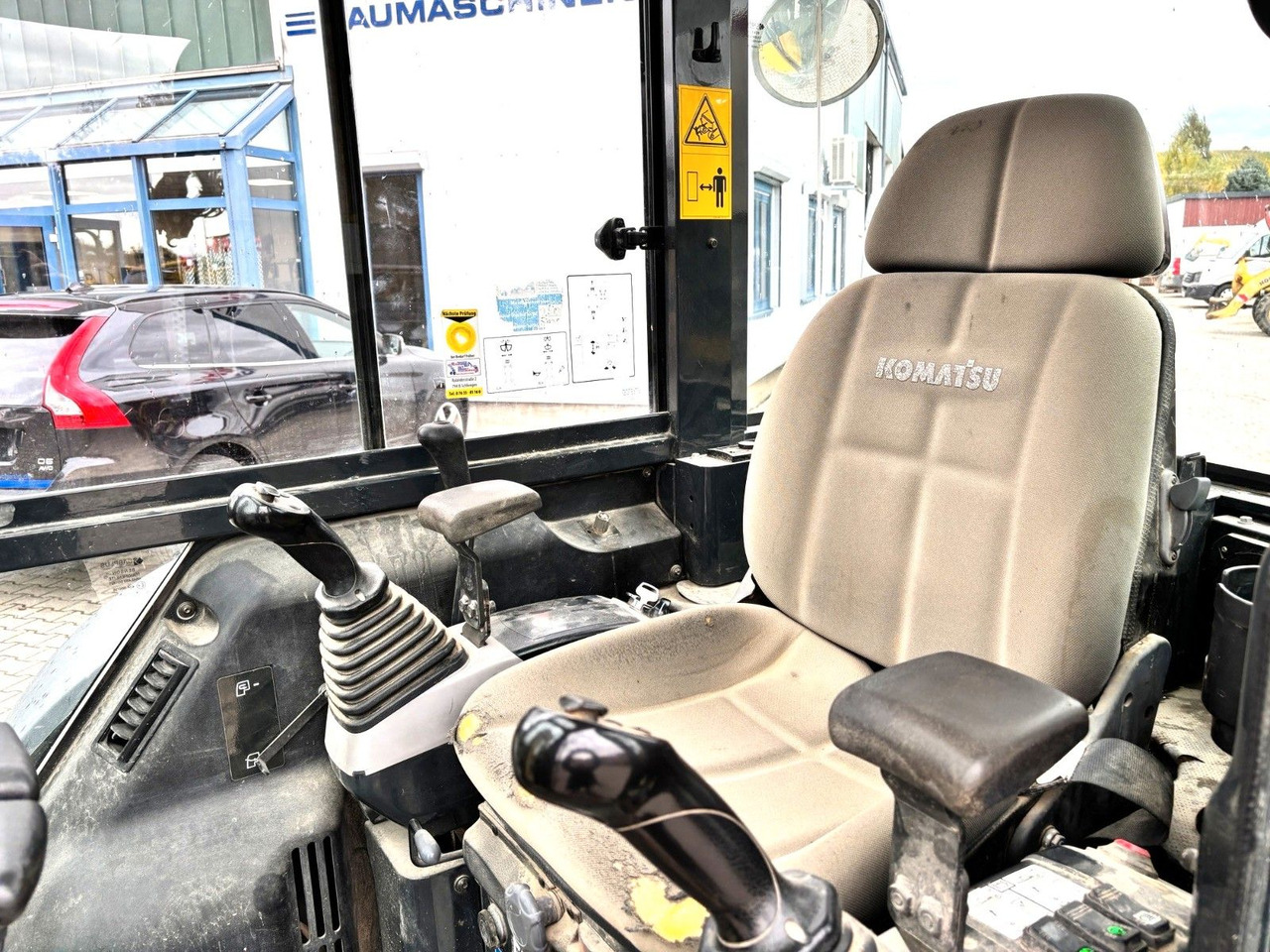 Komatsu PC30MR-3 mit Powertilt - Minigraafmachine: afbeelding 4 Komatsu PC30MR-3 mit Powertilt - Minigraafmachine: afbeelding 4