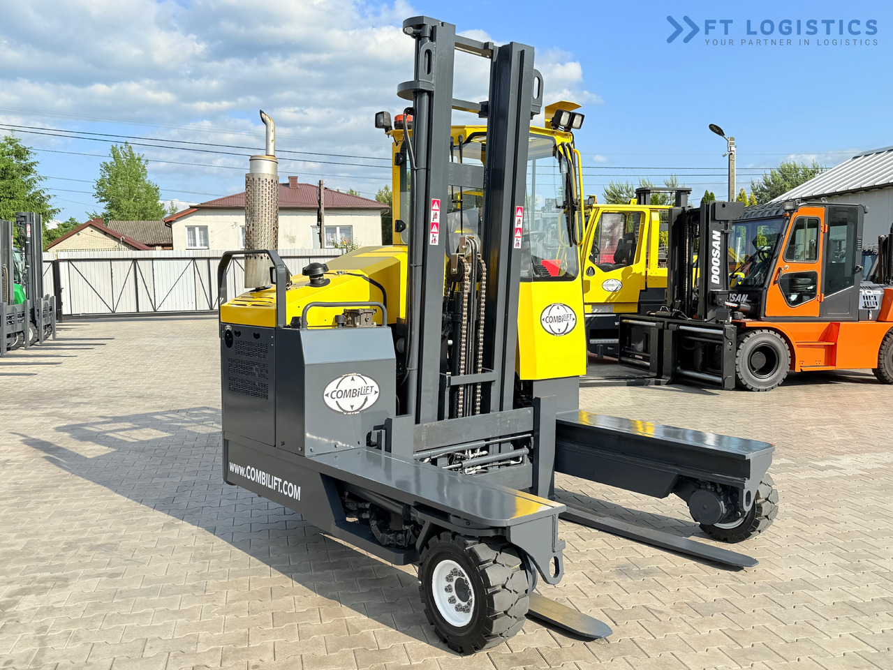 COMBILIFT C4000 / DIESEL / DUPLEX - 4100MM / FORK POSITIONER / ONLY 2951 MTH / LIKE NEW - 4-weg zijlader: afbeelding 5 COMBILIFT C4000 / DIESEL / DUPLEX - 4100MM / FORK POSITIONER / ONLY 2951 MTH / LIKE NEW - 4-weg zijlader: afbeelding 5