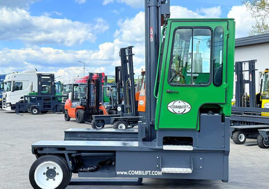 Combilift C10000 / DIESEL / DUPLEX - 4200MM / LIKE NEW - 4-weg zijlader: afbeelding 2 Combilift C10000 / DIESEL / DUPLEX - 4200MM / LIKE NEW - 4-weg zijlader: afbeelding 2