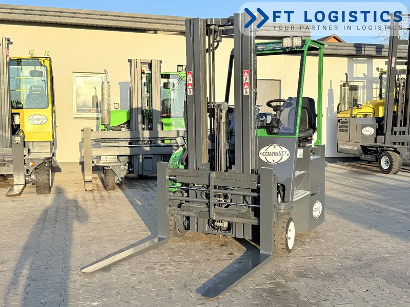 Combilift C2500CB | DIESEL | TRIPLEX 5500MM | FORK POSITIONER | SIDE SHIFT | FREE LIFT | PERFECT CONDITION | A wide range of four-way and - 4-weg zijlader: afbeelding 2 Combilift C2500CB | DIESEL | TRIPLEX 5500MM | FORK POSITIONER | SIDE SHIFT | FREE LIFT | PERFECT CONDITION | A wide range of four-way and - 4-weg zijlader: afbeelding 2