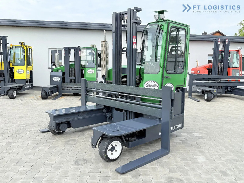 Combilift C3000 / DIESEL / DUPLEX - 4000MM / WIDE FORK POSITIONER 2700MM / FULL HEATED CABIN / ONLY 6905H / CONDITION - LIKE NEW! C3000 / - 4-weg zijlader: afbeelding 1 Combilift C3000 / DIESEL / DUPLEX - 4000MM / WIDE FORK POSITIONER 2700MM / FULL HEATED CABIN / ONLY 6905H / CONDITION - LIKE NEW! C3000 / - 4-weg zijlader: afbeelding 1
