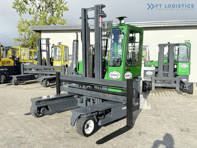 Combilift C3000 / DIESEL / DUPLEX 4200MM / FREE LIFT / WIDE FORK POSITIONER / FULL CABIN / EXCELLENT CONDITION / Wide range of four-way an - 4-weg zijlader: afbeelding 2 Combilift C3000 / DIESEL / DUPLEX 4200MM / FREE LIFT / WIDE FORK POSITIONER / FULL CABIN / EXCELLENT CONDITION / Wide range of four-way an - 4-weg zijlader: afbeelding 2