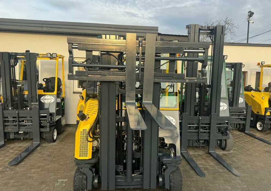 Combilift C3000CB -DIESEL- Only 6117 hours - 4-weg zijlader: afbeelding 4 Combilift C3000CB -DIESEL- Only 6117 hours - 4-weg zijlader: afbeelding 4
