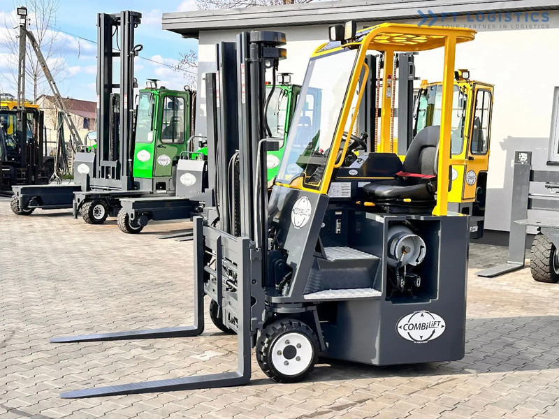 Combilift C3000CB / LPG / TRIPLEX / 4900MM / FREE LIFT / POSITIONER / LIKE NEW C3000CB / LPG / TRIPLEX / 4900MM / FREE LIFT / POSITIONER / - 4-weg zijlader: afbeelding 3 Combilift C3000CB / LPG / TRIPLEX / 4900MM / FREE LIFT / POSITIONER / LIKE NEW C3000CB / LPG / TRIPLEX / 4900MM / FREE LIFT / POSITIONER / - 4-weg zijlader: afbeelding 3