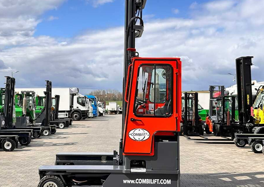 Combilift C4000 / DIESEL / TRIPLEX / 8400MM / FREE LIFT / SIDESHIFT / LIKE NEW - 4-weg zijlader: afbeelding 2 Combilift C4000 / DIESEL / TRIPLEX / 8400MM / FREE LIFT / SIDESHIFT / LIKE NEW - 4-weg zijlader: afbeelding 2