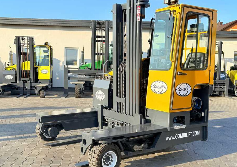 Combilift C4000 / GAS / TRIPLEX – 5600MM / FREE LIFT / FORK SIDESHIFT / LIKE NEW - 4-weg zijlader: afbeelding 1 Combilift C4000 / GAS / TRIPLEX – 5600MM / FREE LIFT / FORK SIDESHIFT / LIKE NEW - 4-weg zijlader: afbeelding 1
