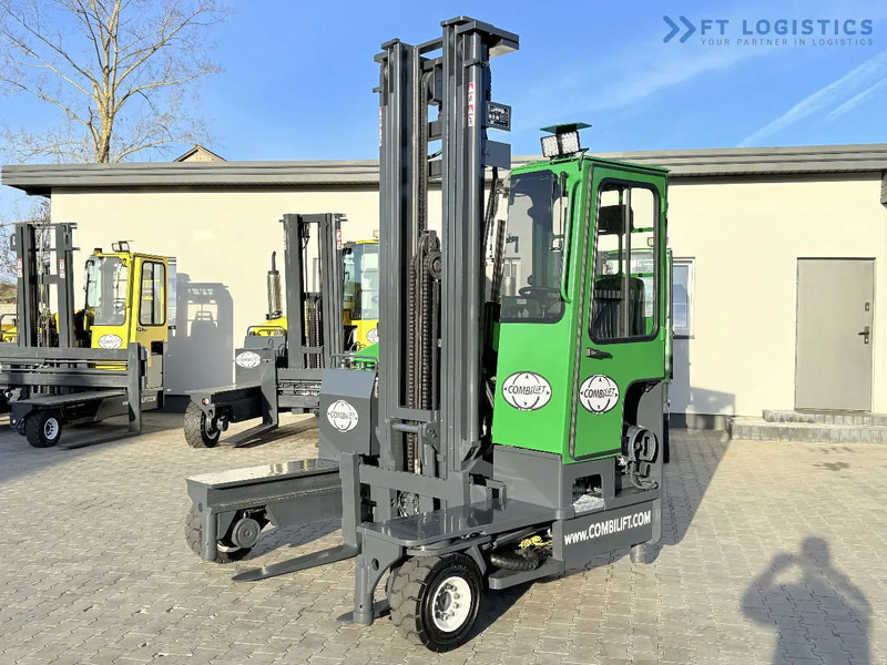 Combilift C4000 / GAS / TRIPLEX - 6900MM / FREE-LIFT / FULL CABIN C4000 / GAS / TRIPLEX - 6900MM / FREE-LIFT / FULL CABIN - 4-weg zijlader: afbeelding 1 Combilift C4000 / GAS / TRIPLEX - 6900MM / FREE-LIFT / FULL CABIN C4000 / GAS / TRIPLEX - 6900MM / FREE-LIFT / FULL CABIN - 4-weg zijlader: afbeelding 1