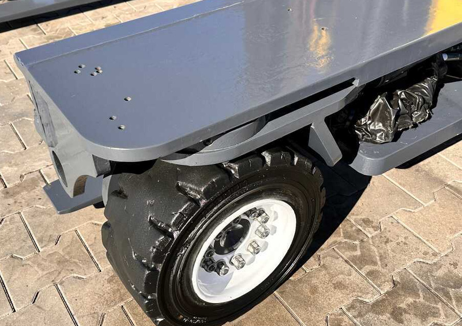 Combilift C4000 / LPG / DUPLEX / 4100MM / WEIGHT / FORK SIDE SHIFT / LIKE NEW - 4-weg zijlader: afbeelding 4 Combilift C4000 / LPG / DUPLEX / 4100MM / WEIGHT / FORK SIDE SHIFT / LIKE NEW - 4-weg zijlader: afbeelding 4