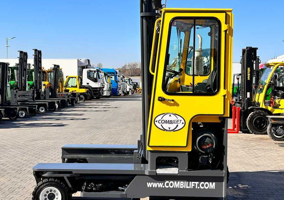 Combilift C4000 / LPG / DUPLEX / 4100MM / WEIGHT / FORK SIDE SHIFT / LIKE NEW - 4-weg zijlader: afbeelding 2 Combilift C4000 / LPG / DUPLEX / 4100MM / WEIGHT / FORK SIDE SHIFT / LIKE NEW - 4-weg zijlader: afbeelding 2