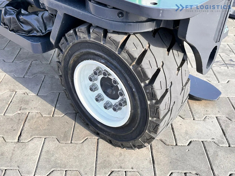 Combilift C4000 / TRIPLEX / 4900MM / LPG / FREE LIFT / FORK SHIFT / LIKE NEW C4000 / TRIPLEX / 4900MM / LPG / FREE LIFT / FORK SHIFT / LIK - 4-weg zijlader: afbeelding 5 Combilift C4000 / TRIPLEX / 4900MM / LPG / FREE LIFT / FORK SHIFT / LIKE NEW C4000 / TRIPLEX / 4900MM / LPG / FREE LIFT / FORK SHIFT / LIK - 4-weg zijlader: afbeelding 5