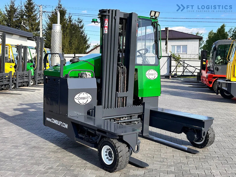 Combilift C4000 / TRIPLEX / 4900MM / LPG / FREE LIFT / FORK SHIFT / LIKE NEW C4000 / TRIPLEX / 4900MM / LPG / FREE LIFT / FORK SHIFT / LIK - 4-weg zijlader: afbeelding 4 Combilift C4000 / TRIPLEX / 4900MM / LPG / FREE LIFT / FORK SHIFT / LIKE NEW C4000 / TRIPLEX / 4900MM / LPG / FREE LIFT / FORK SHIFT / LIK - 4-weg zijlader: afbeelding 4