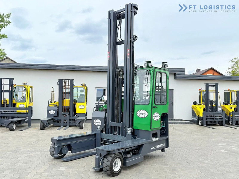 Combilift C4000 / TRIPLEX / 9300MM / FREE LIFT / POSITIONER / GAS / CABIN C4000 / TRIPLEX / 9300MM / FREE LIFT / POSITIONER / GAS / CABIN - 4-weg zijlader: afbeelding 1 Combilift C4000 / TRIPLEX / 9300MM / FREE LIFT / POSITIONER / GAS / CABIN C4000 / TRIPLEX / 9300MM / FREE LIFT / POSITIONER / GAS / CABIN - 4-weg zijlader: afbeelding 1