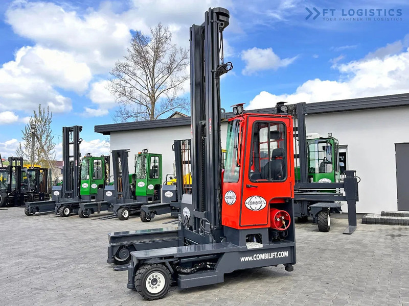 Combilift C4000 / TRIPLEX / 9300MM / FREE LIFT / POSITIONER / LPG / CABIN C4000 / TRIPLEX / 9300MM / FREE LIFT / POSITIONER / LPG / CABIN - 4-weg zijlader: afbeelding 3 Combilift C4000 / TRIPLEX / 9300MM / FREE LIFT / POSITIONER / LPG / CABIN C4000 / TRIPLEX / 9300MM / FREE LIFT / POSITIONER / LPG / CABIN - 4-weg zijlader: afbeelding 3