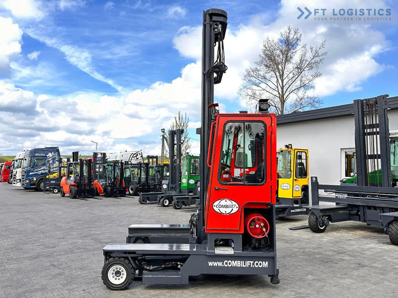 Combilift C4000 / TRIPLEX / 9300MM / FREE LIFT / POSITIONER / LPG / CABIN C4000 / TRIPLEX / 9300MM / FREE LIFT / POSITIONER / LPG / CABIN - 4-weg zijlader: afbeelding 4 Combilift C4000 / TRIPLEX / 9300MM / FREE LIFT / POSITIONER / LPG / CABIN C4000 / TRIPLEX / 9300MM / FREE LIFT / POSITIONER / LPG / CABIN - 4-weg zijlader: afbeelding 4