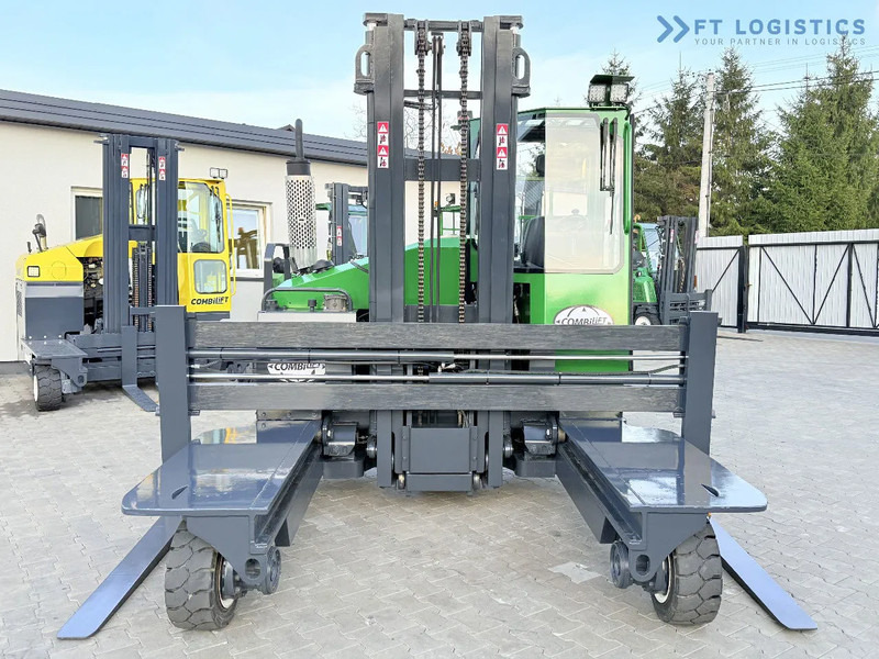 Combilift C4500 / DIESEL / DUPLEX 4000MM / WIDE FORK POSITIONER / HEATING / FULL CABIN / EXCELLENT CONDITION / A wide range of four-way an - 4-weg zijlader: afbeelding 5 Combilift C4500 / DIESEL / DUPLEX 4000MM / WIDE FORK POSITIONER / HEATING / FULL CABIN / EXCELLENT CONDITION / A wide range of four-way an - 4-weg zijlader: afbeelding 5