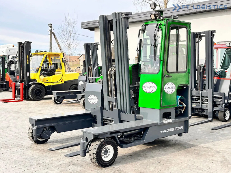 Combilift C4500 / LPG / TRIPLEX / 5500MM / FREE LIFT / HYDRAULIC FORK SHIFT / Like New C4500 / LPG / TRIPLEX / 5500MM / FREE LIFT / HYDRAU - 4-weg zijlader: afbeelding 1 Combilift C4500 / LPG / TRIPLEX / 5500MM / FREE LIFT / HYDRAULIC FORK SHIFT / Like New C4500 / LPG / TRIPLEX / 5500MM / FREE LIFT / HYDRAU - 4-weg zijlader: afbeelding 1