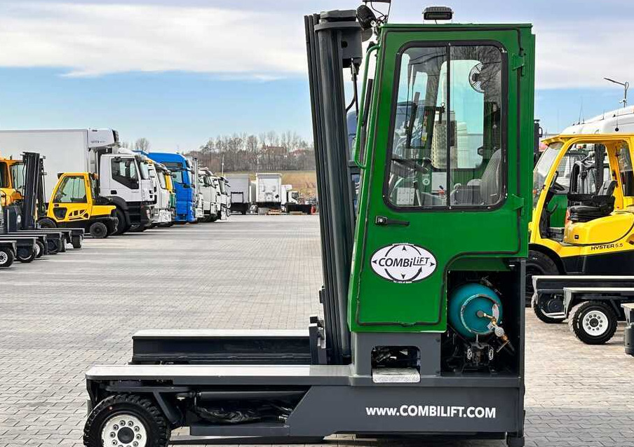 Combilift C4500 / LPG / UDT / TRIPLEX / 5500MM / FREE LIFT / FORK POSITIONER / LIKE NEW - 4-weg zijlader: afbeelding 2 Combilift C4500 / LPG / UDT / TRIPLEX / 5500MM / FREE LIFT / FORK POSITIONER / LIKE NEW - 4-weg zijlader: afbeelding 2