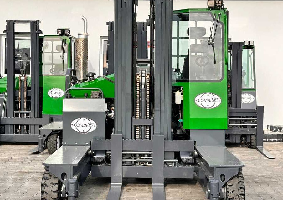 Combilift C4500 / LPG / UDT / TRIPLEX / 5500MM / FREE LIFT / FORK POSITIONER / LIKE NEW - 4-weg zijlader: afbeelding 3 Combilift C4500 / LPG / UDT / TRIPLEX / 5500MM / FREE LIFT / FORK POSITIONER / LIKE NEW - 4-weg zijlader: afbeelding 3