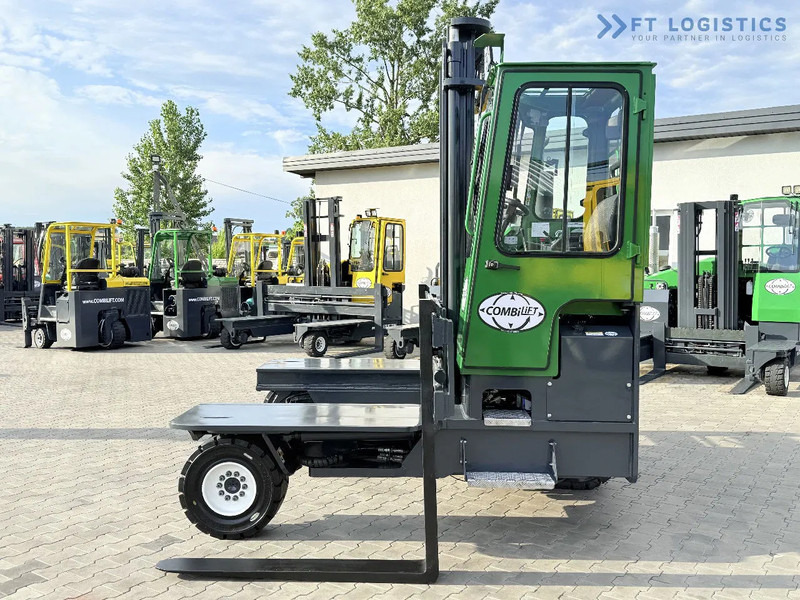 Combilift C5000XL / DIESEL / DUPLEX - 4000MM / WIDE FORK POSITIONER 3350MM / FULL HEATED CABIN / ONLY 6453H / CONDITION - LIKE NEW! C5000X - 4-weg zijlader: afbeelding 4 Combilift C5000XL / DIESEL / DUPLEX - 4000MM / WIDE FORK POSITIONER 3350MM / FULL HEATED CABIN / ONLY 6453H / CONDITION - LIKE NEW! C5000X - 4-weg zijlader: afbeelding 4