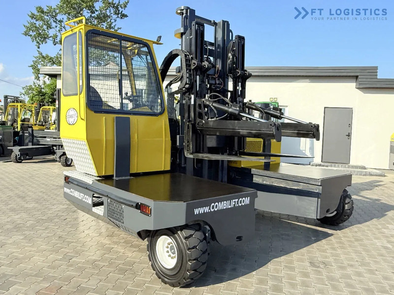 Combilift C6000SR / DUPLEX / 4200MM / LOAD CLAMP ON FORKS / FREE LIFT / DIESEL / POSITIONER / NEW TIRES / LIKE NEW / Wide range of four-wa - 4-weg zijlader: afbeelding 1 Combilift C6000SR / DUPLEX / 4200MM / LOAD CLAMP ON FORKS / FREE LIFT / DIESEL / POSITIONER / NEW TIRES / LIKE NEW / Wide range of four-wa - 4-weg zijlader: afbeelding 1