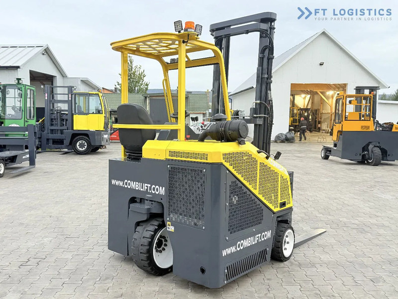 Combilift CB2500 / DUPLEX / 4100MM / DIESEL / FREE LIFT / FORK POSITIONER / SIDE SHIFT / LIKE NEW / Wide range of four-way and side loader - 4-weg zijlader: afbeelding 5 Combilift CB2500 / DUPLEX / 4100MM / DIESEL / FREE LIFT / FORK POSITIONER / SIDE SHIFT / LIKE NEW / Wide range of four-way and side loader - 4-weg zijlader: afbeelding 5