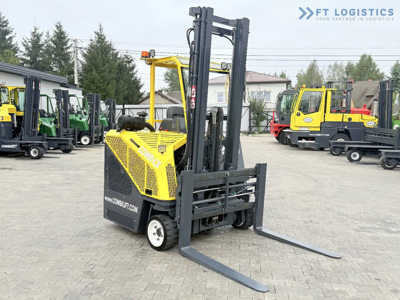 Combilift CB2500 / DUPLEX / 4100MM / DIESEL / FREE LIFT / FORK POSITIONER / SIDE SHIFT / LIKE NEW / Wide range of four-way and side loader - 4-weg zijlader: afbeelding 4 Combilift CB2500 / DUPLEX / 4100MM / DIESEL / FREE LIFT / FORK POSITIONER / SIDE SHIFT / LIKE NEW / Wide range of four-way and side loader - 4-weg zijlader: afbeelding 4