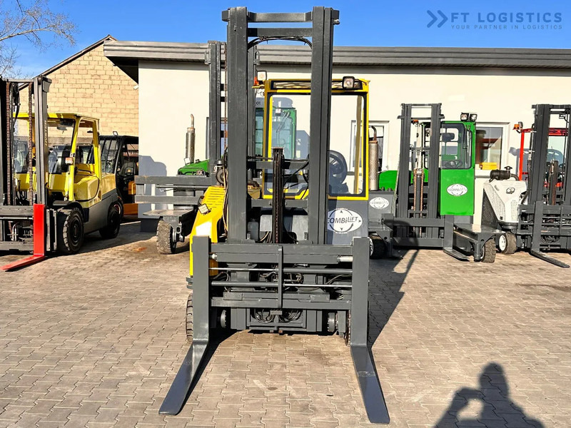 Combilift CB3000 / LPG / DUPLEX / 4000MM / FREE LIFT / NEW TIRES / LIKE NEW CB3000 / LPG / DUPLEX / 4000MM / FREE LIFT / NEW TIRES / LIKE - 4-weg zijlader: afbeelding 3 Combilift CB3000 / LPG / DUPLEX / 4000MM / FREE LIFT / NEW TIRES / LIKE NEW CB3000 / LPG / DUPLEX / 4000MM / FREE LIFT / NEW TIRES / LIKE - 4-weg zijlader: afbeelding 3