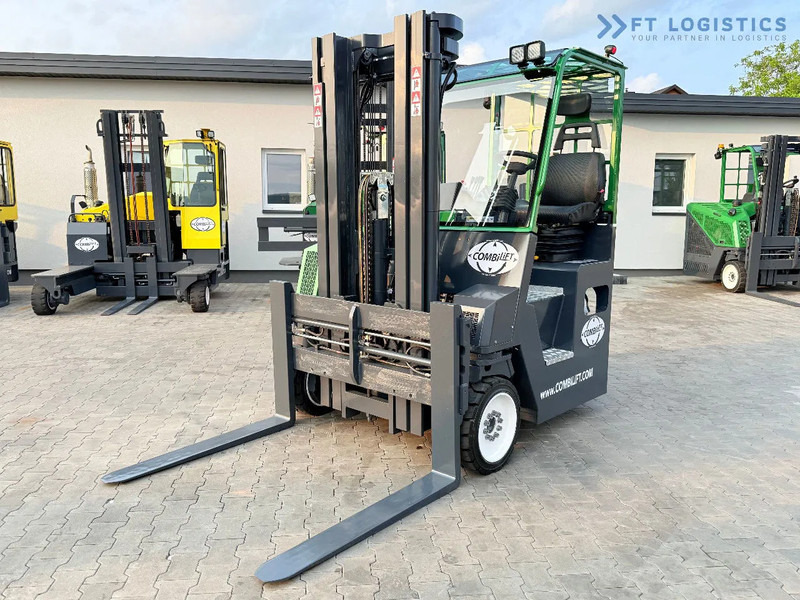 Combilift COMBILIFT C4000CB – TRIPLEX 5200mm – Year 2017 – LPG – FREE LIFT – SIDESHIFT – FORK POSITIONER – CONDITION 5/5 COMBILIFT C4000CB - 4-weg zijlader: afbeelding 1 Combilift COMBILIFT C4000CB – TRIPLEX 5200mm – Year 2017 – LPG – FREE LIFT – SIDESHIFT – FORK POSITIONER – CONDITION 5/5 COMBILIFT C4000CB - 4-weg zijlader: afbeelding 1