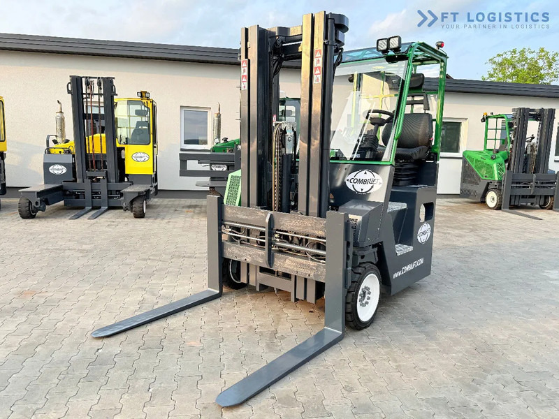 Combilift COMBILIFT C4000CB – TRIPLEX 5200mm – Year 2017 – LPG – FREE LIFT – SIDESHIFT – FORK POSITIONER – CONDITION 5/5 COMBILIFT C4000CB - 4-weg zijlader: afbeelding 3 Combilift COMBILIFT C4000CB – TRIPLEX 5200mm – Year 2017 – LPG – FREE LIFT – SIDESHIFT – FORK POSITIONER – CONDITION 5/5 COMBILIFT C4000CB - 4-weg zijlader: afbeelding 3