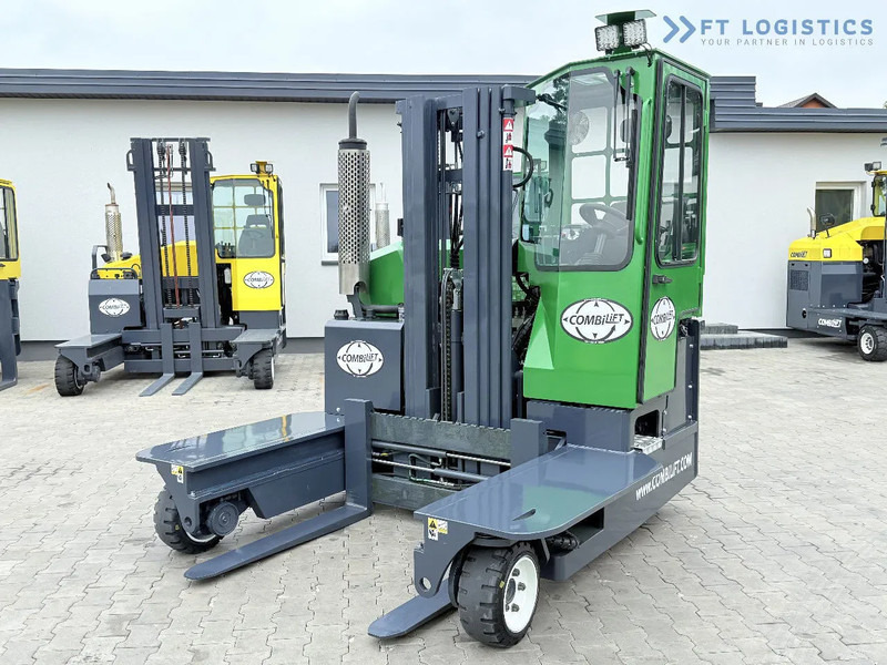 Combilift Combilift C3000 / DIESEL / TRIPLEX 4900MM / FREE LIFT / FORK POSITIONER / HEATING / FULL CABIN / PERFECT CONDITION / Wide range - 4-weg zijlader: afbeelding 3 Combilift Combilift C3000 / DIESEL / TRIPLEX 4900MM / FREE LIFT / FORK POSITIONER / HEATING / FULL CABIN / PERFECT CONDITION / Wide range - 4-weg zijlader: afbeelding 3