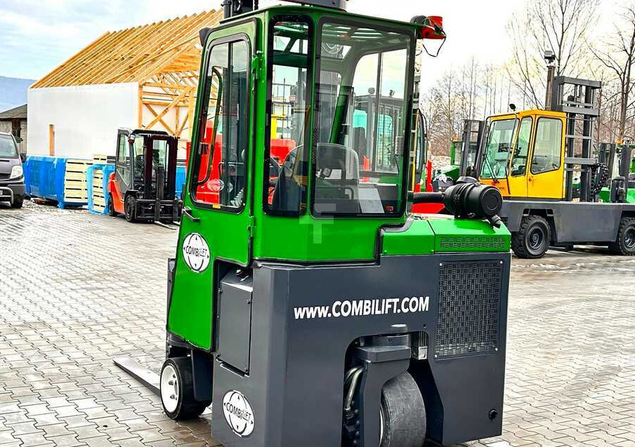 Combilift Combilift C3000CB - DUPLEX 4000mm - Year 2015 - / CABIN - HEATING / ONLY 6546 MTH / EXCELLENT CONDITION / LIKE NEW! - 4-weg zijlader: afbeelding 4 Combilift Combilift C3000CB - DUPLEX 4000mm - Year 2015 - / CABIN - HEATING / ONLY 6546 MTH / EXCELLENT CONDITION / LIKE NEW! - 4-weg zijlader: afbeelding 4